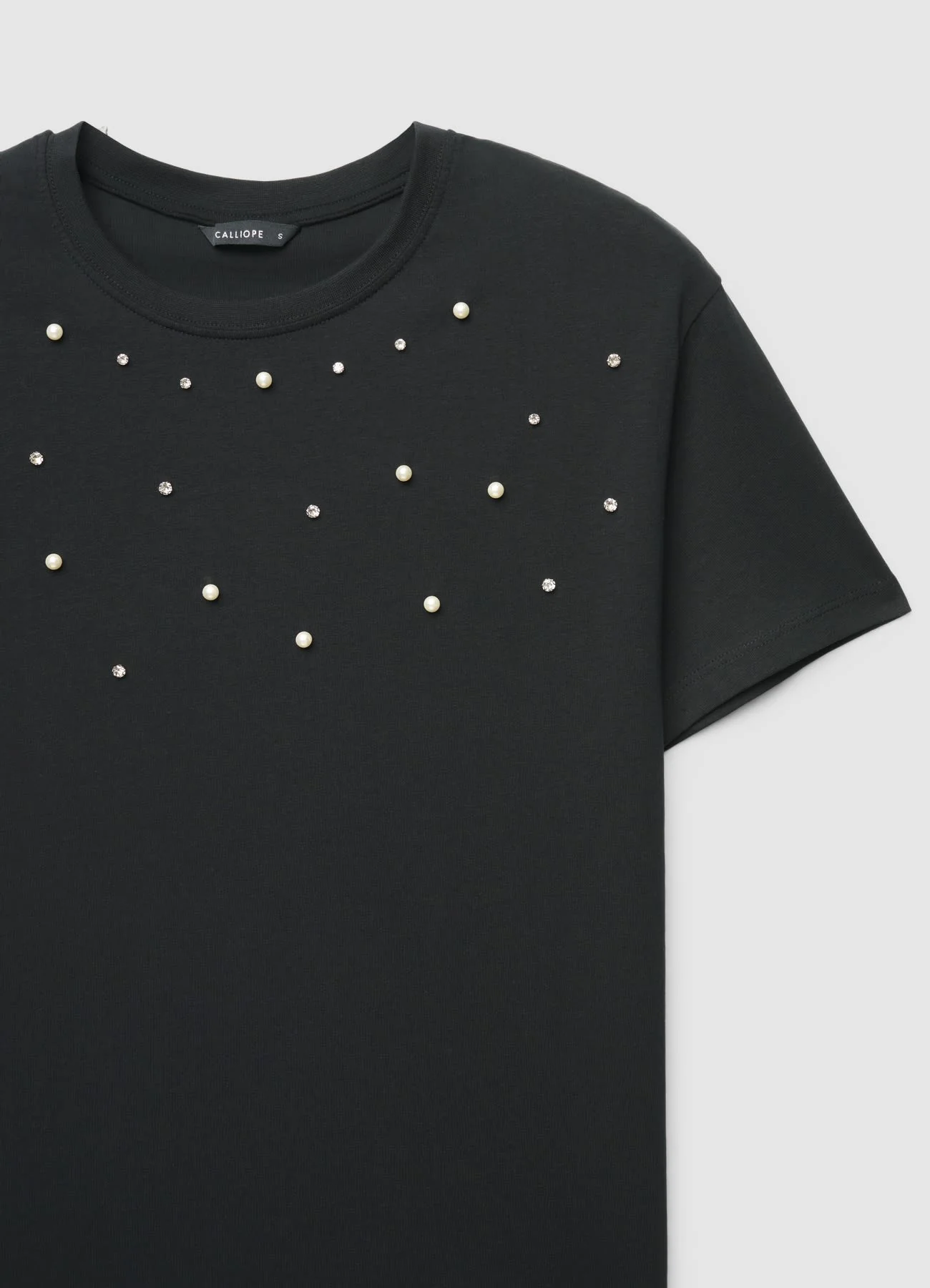T-shirt con applicazioni di perle e strass - Image 5