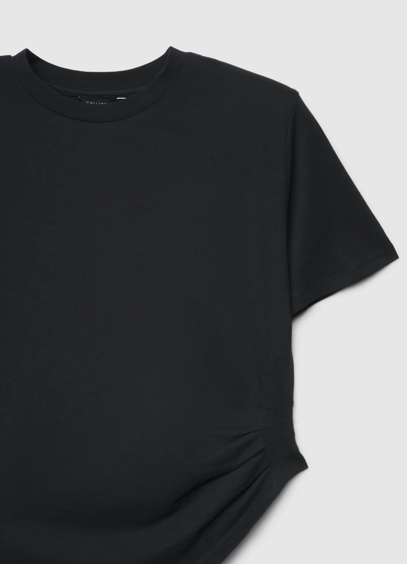T-shirt con arriccio laterale e fondo asimmetrico - Image 4