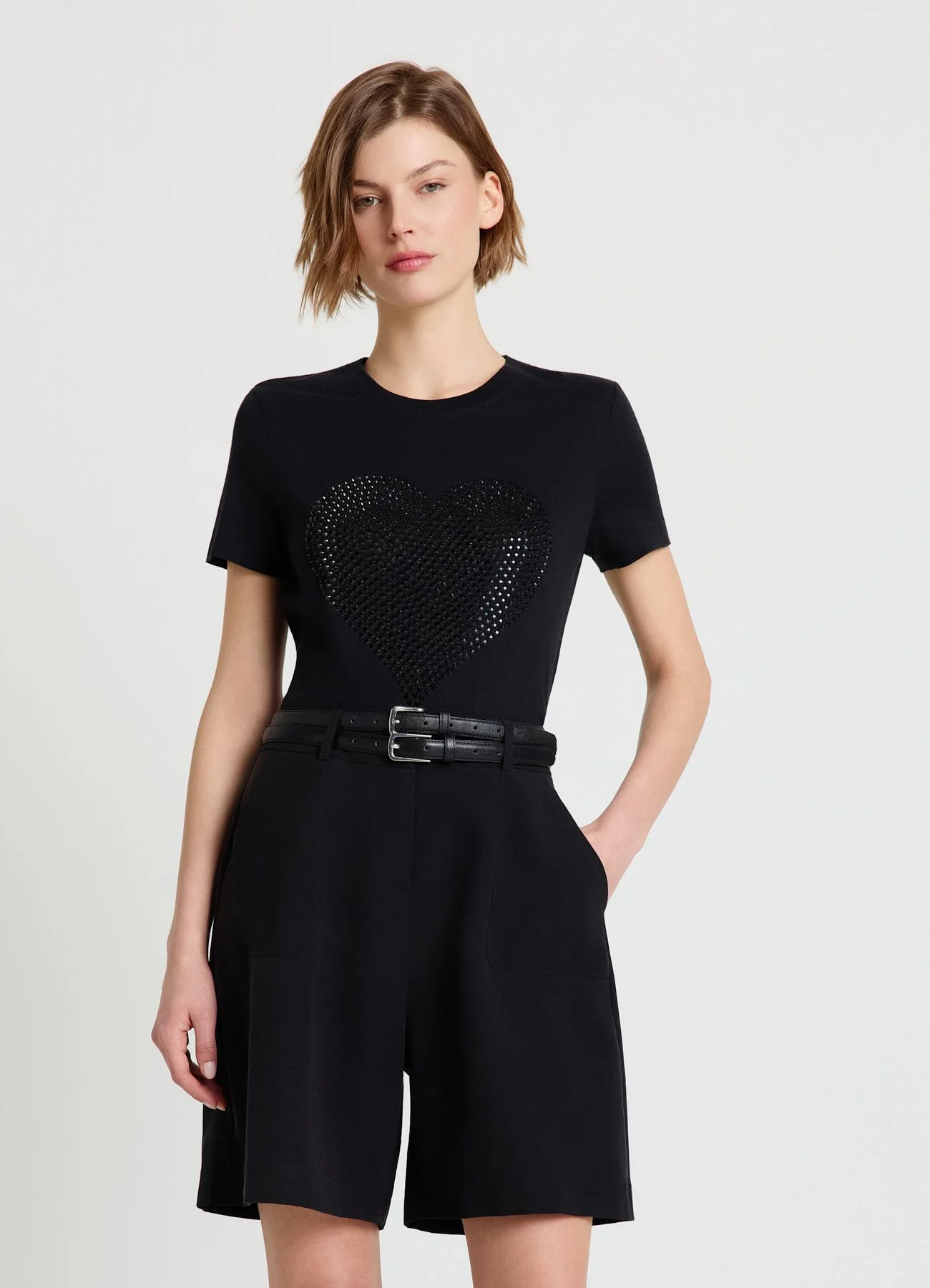 T-shirt con cuore di strass