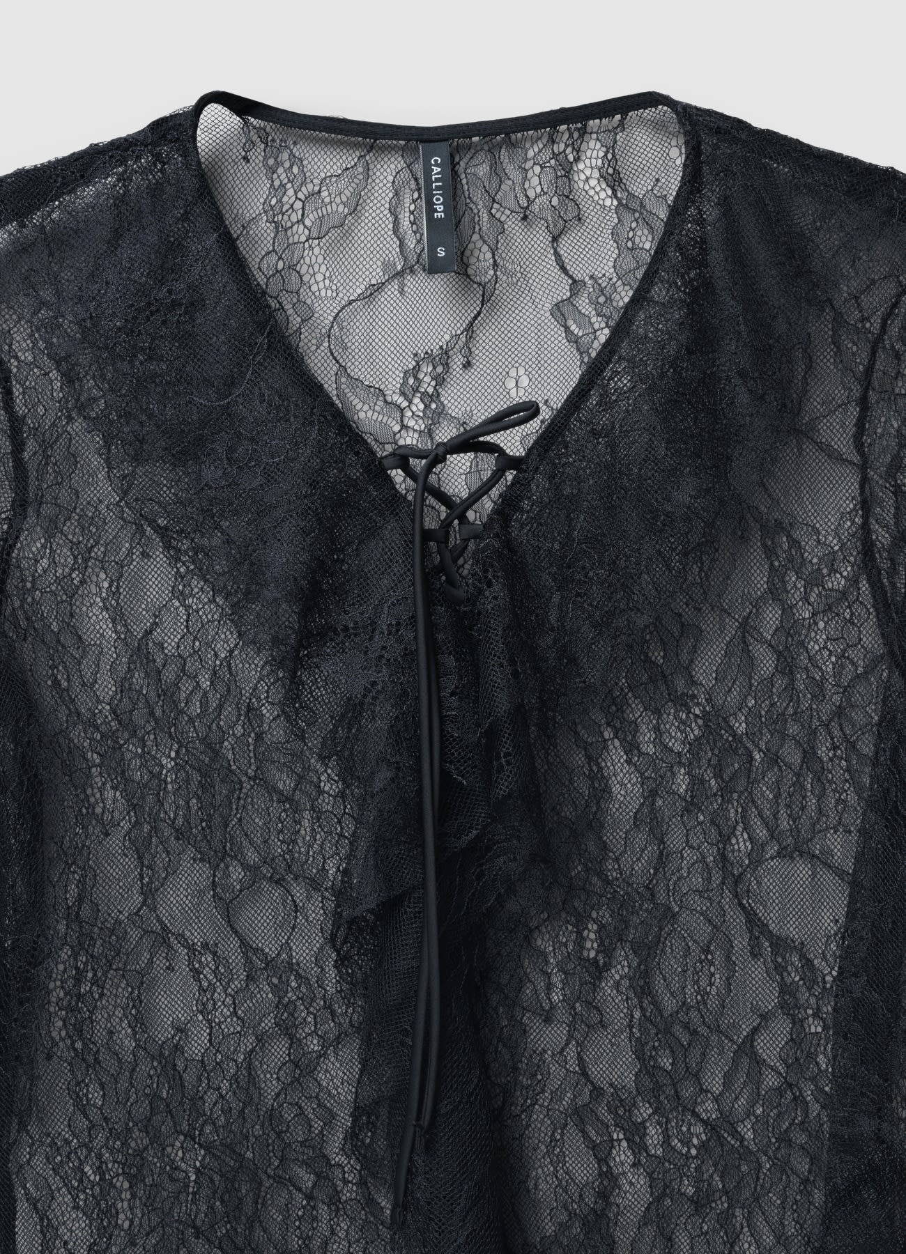 T-shirt con jabot in pizzo - Image 5