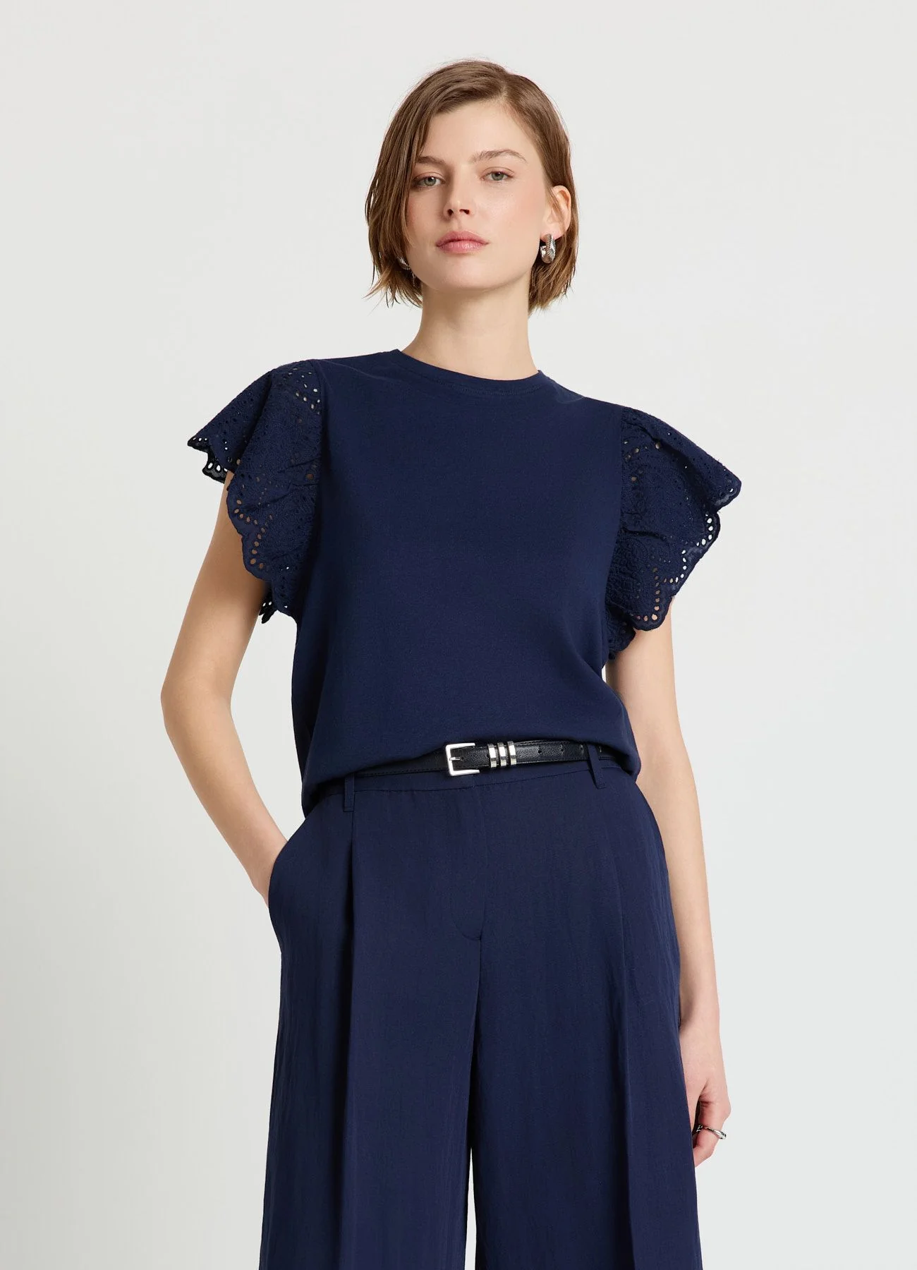 T-shirt con maniche a volant sangallo - Image 3