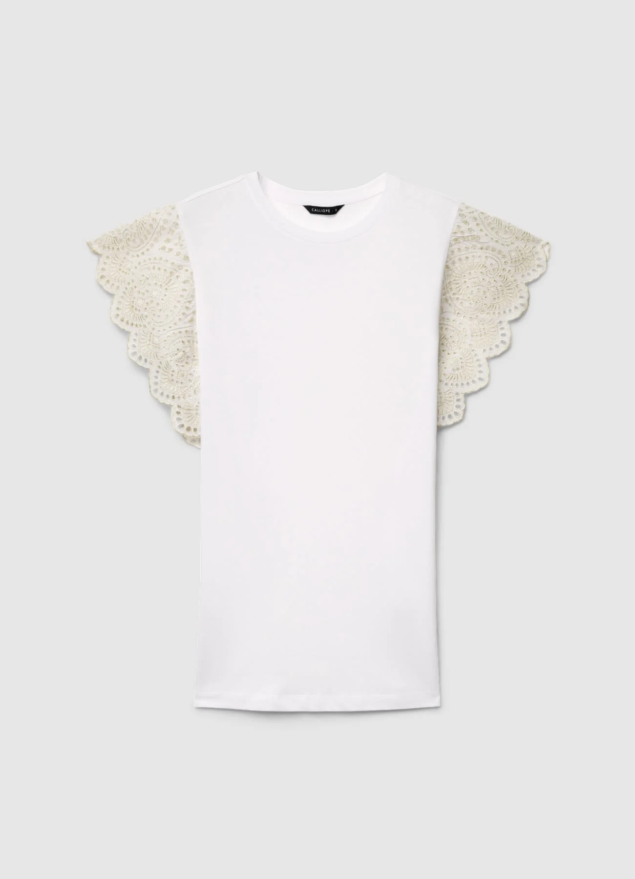 T-shirt con maniche a volant sangallo
