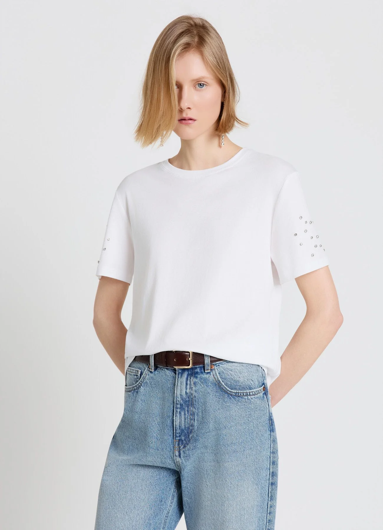 T-shirt con maniche strass - Image 2