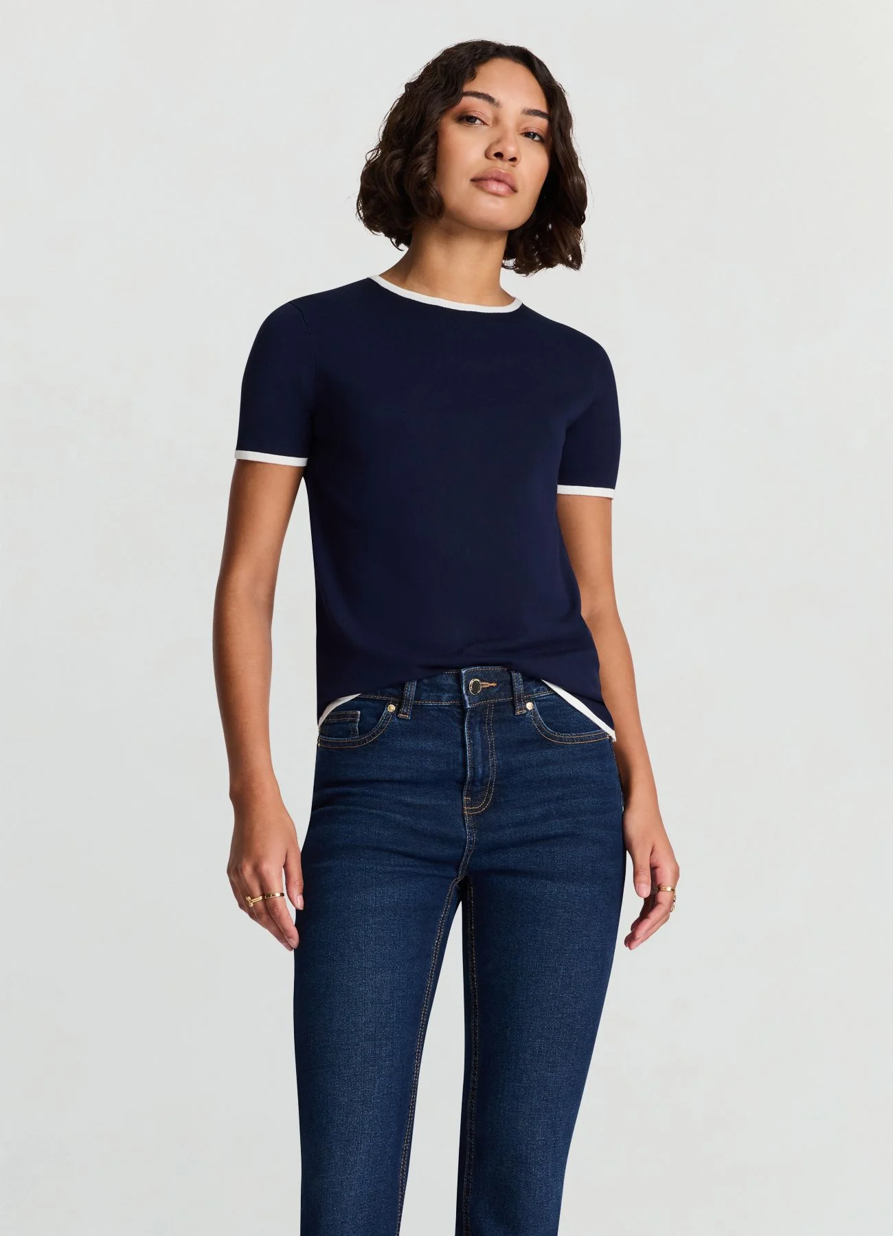 T-shirt con profili a contrasto - Image 3