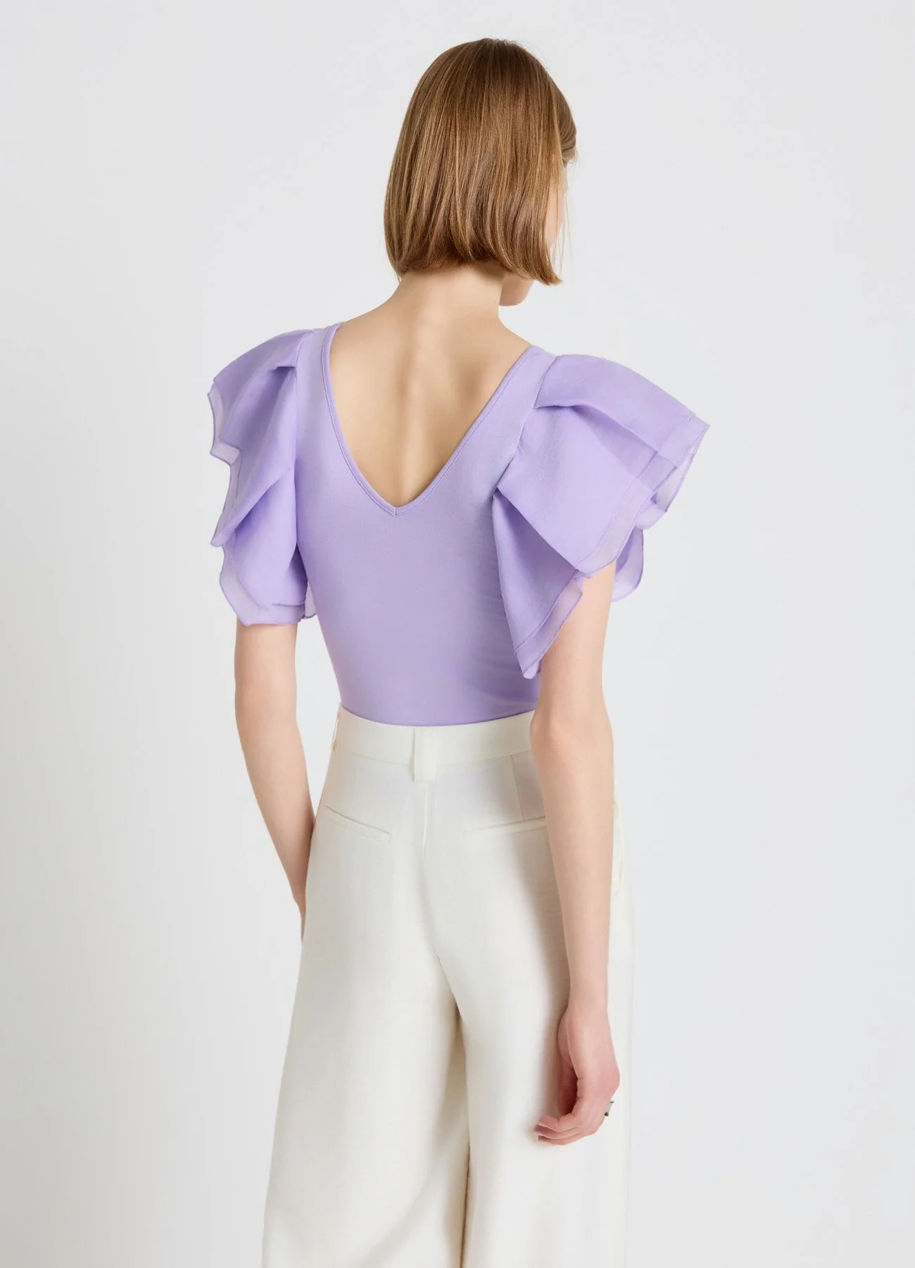 T-shirt con scollo a V e maniche a volant - Image 2