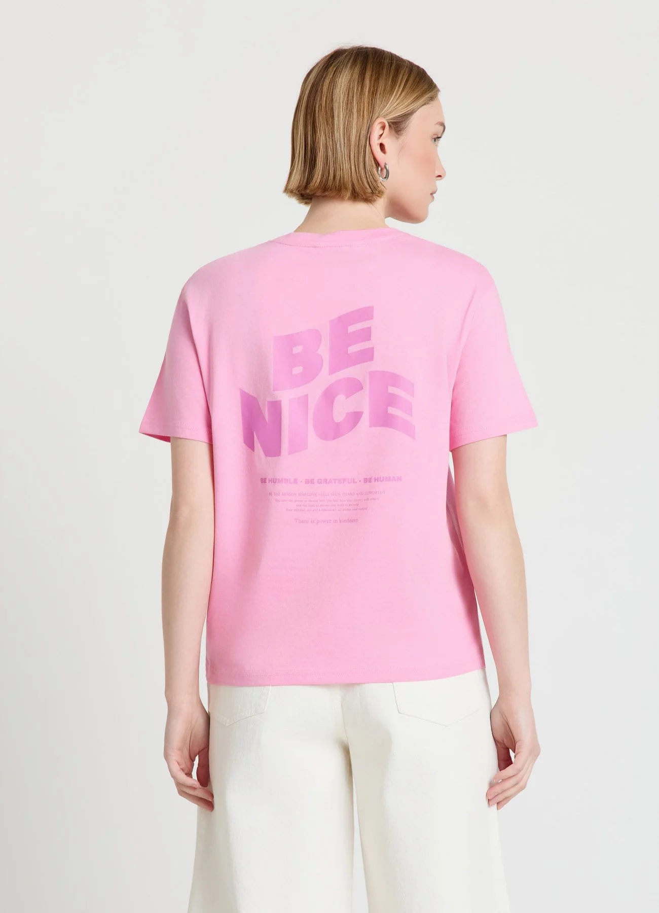 T-shirt con scritta e ricamo - Image 2
