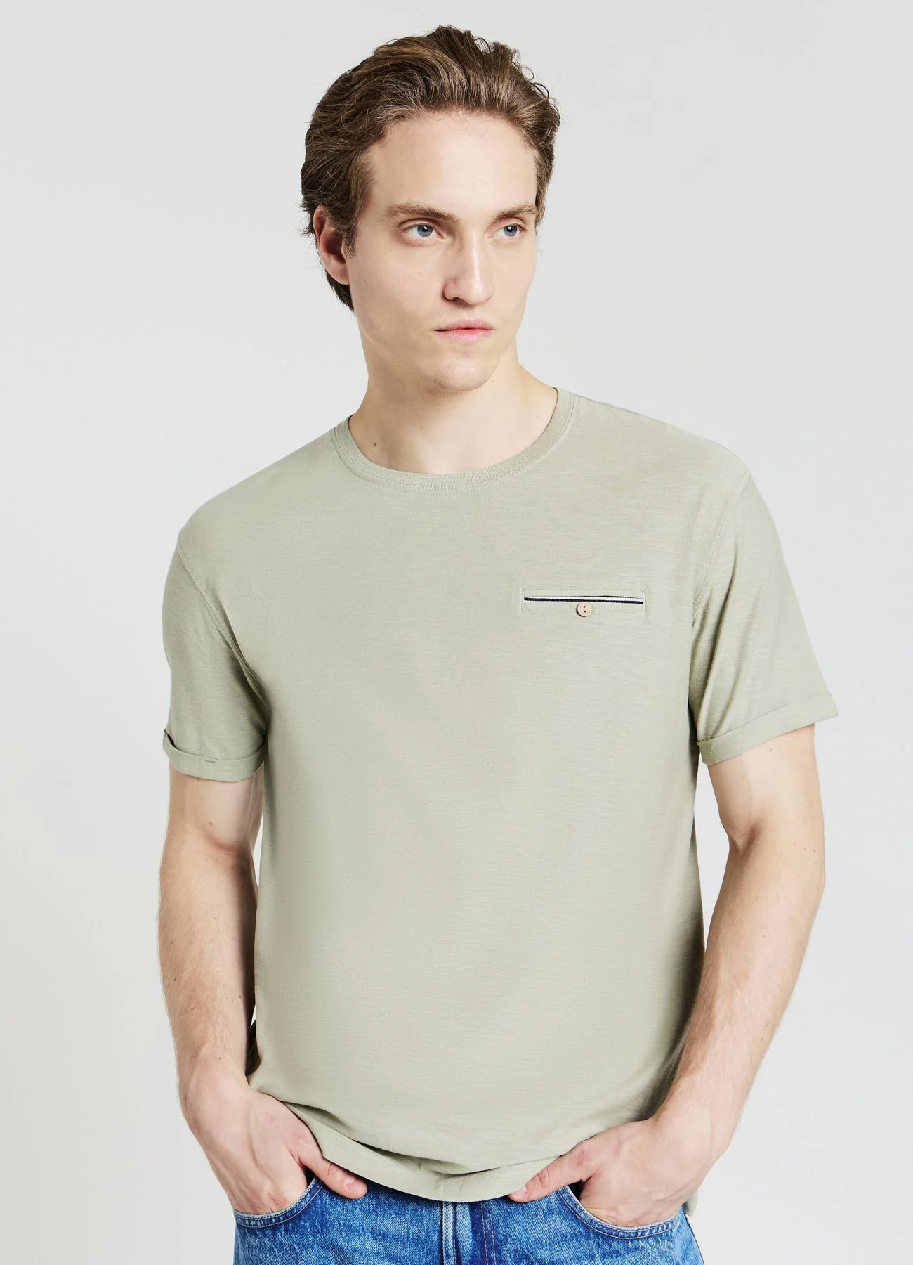 T-shirt con taschino