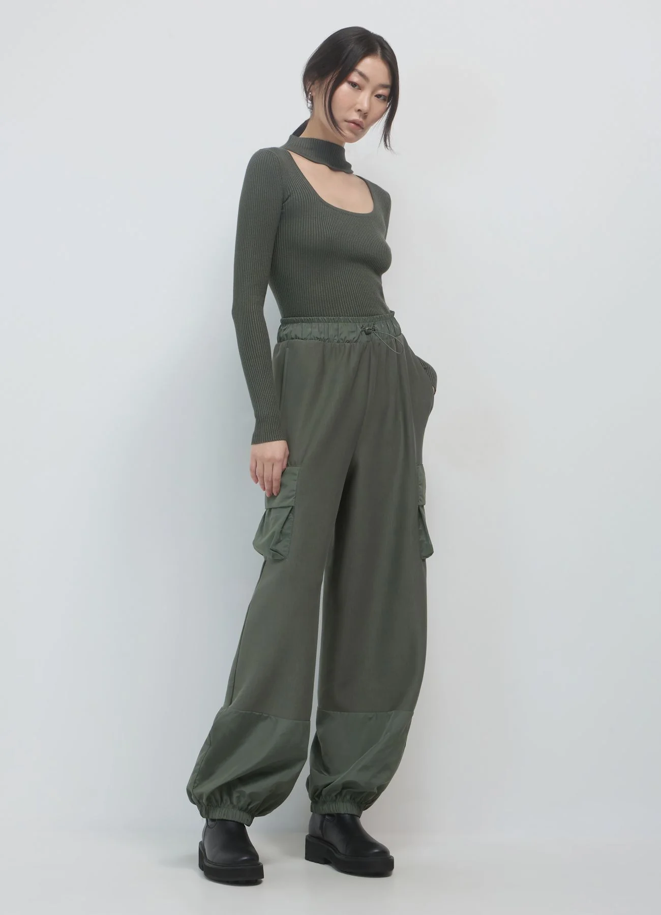 T-shirt cut out davanti