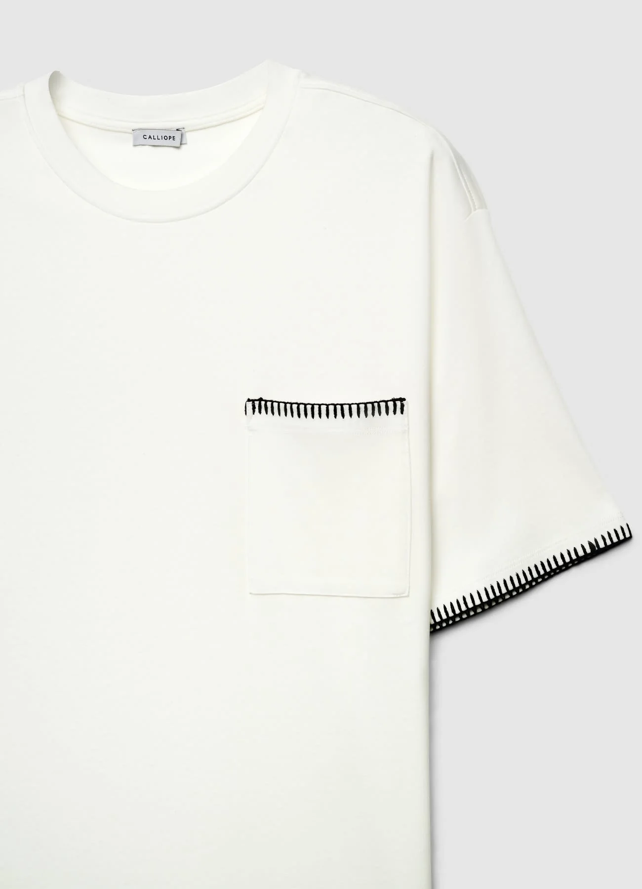 T-shirt relaxed con taschino e profili ricamati - Image 6