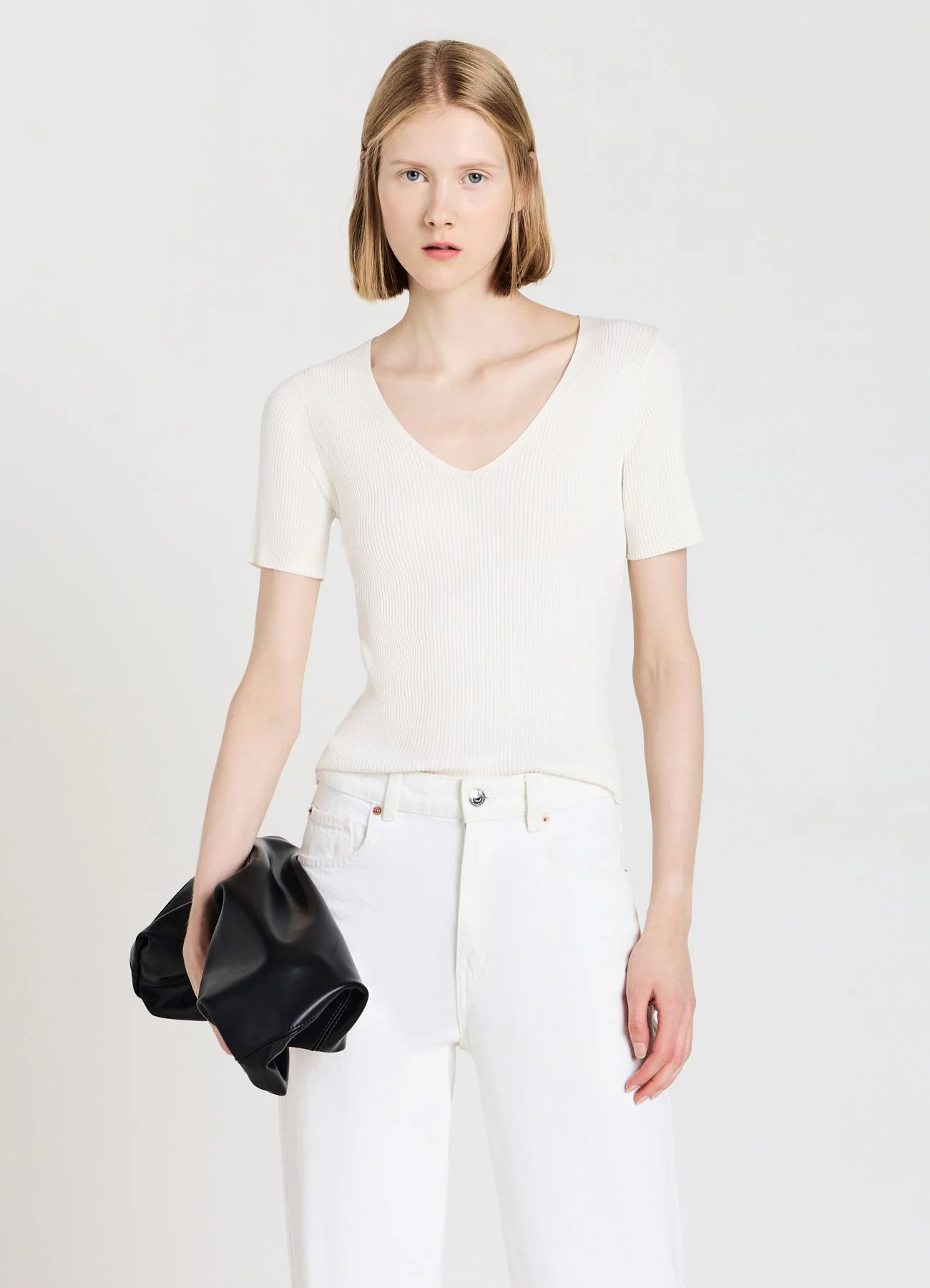 T-shirt scollo V a costine - Image 7