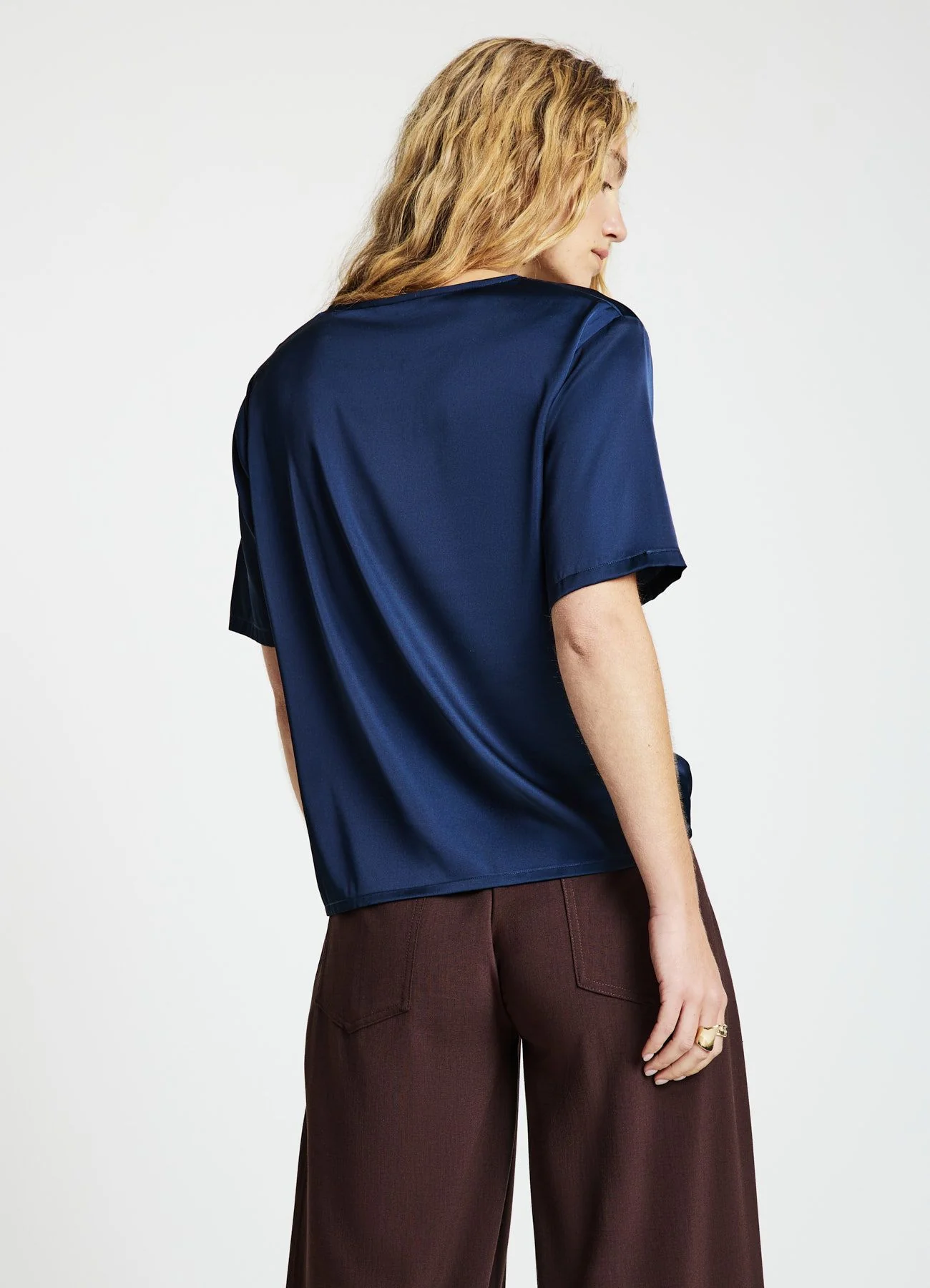 T-shirt simil satin a tinta unita - Image 2