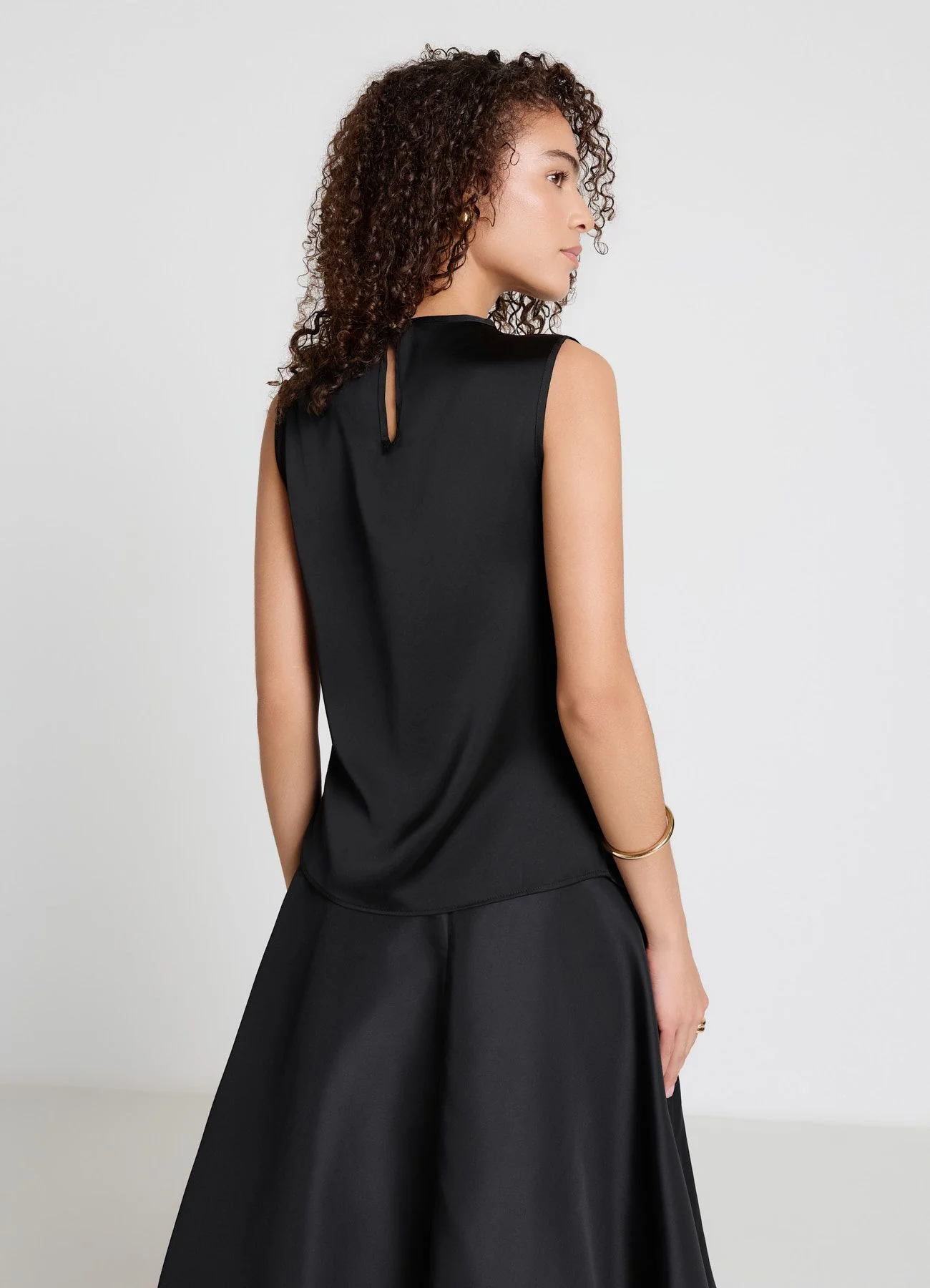 Top asimmetrico similsatin con fibbia - Image 2
