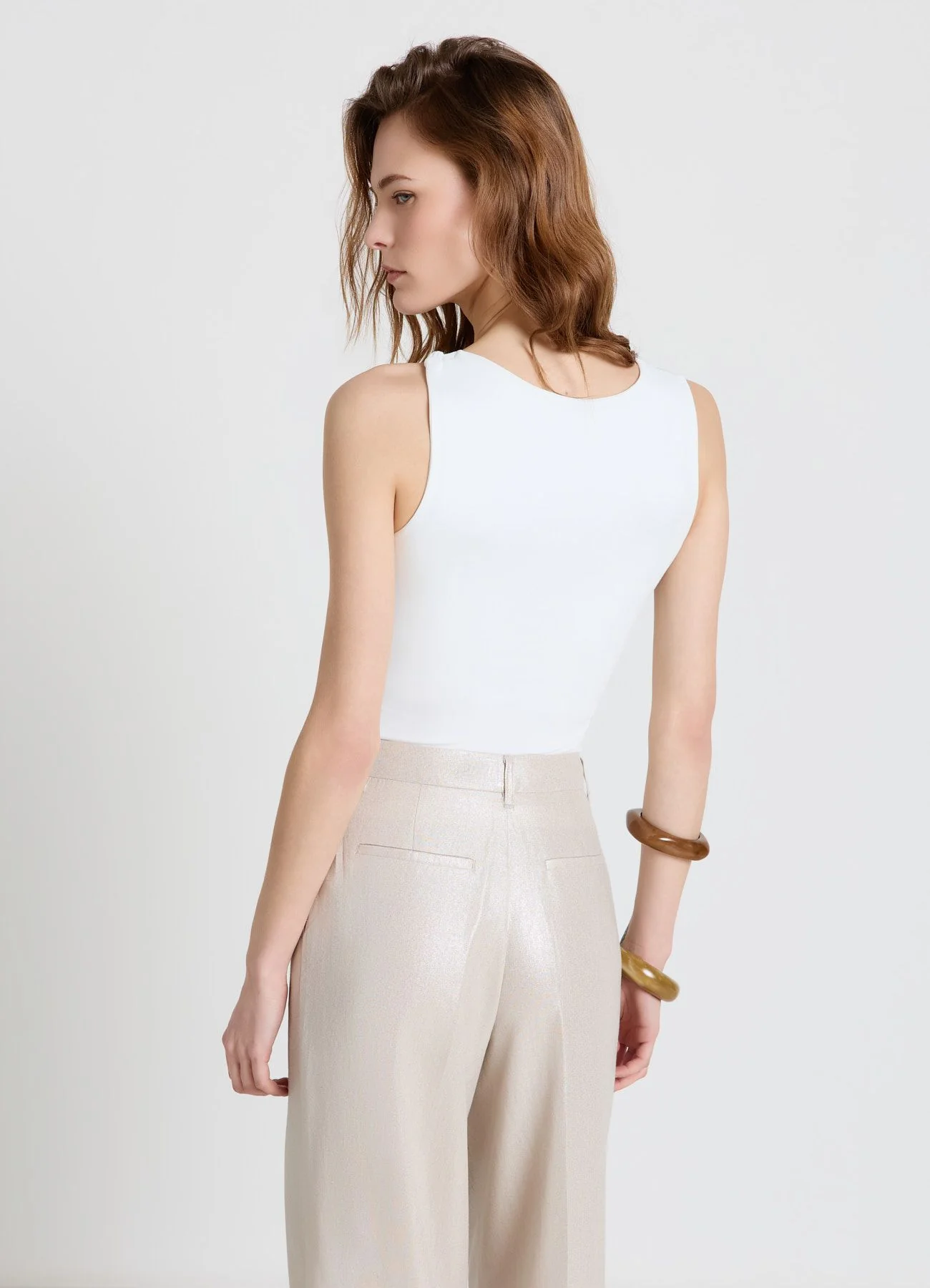 Top drappeggiato con nodo sulla spalla - Image 2