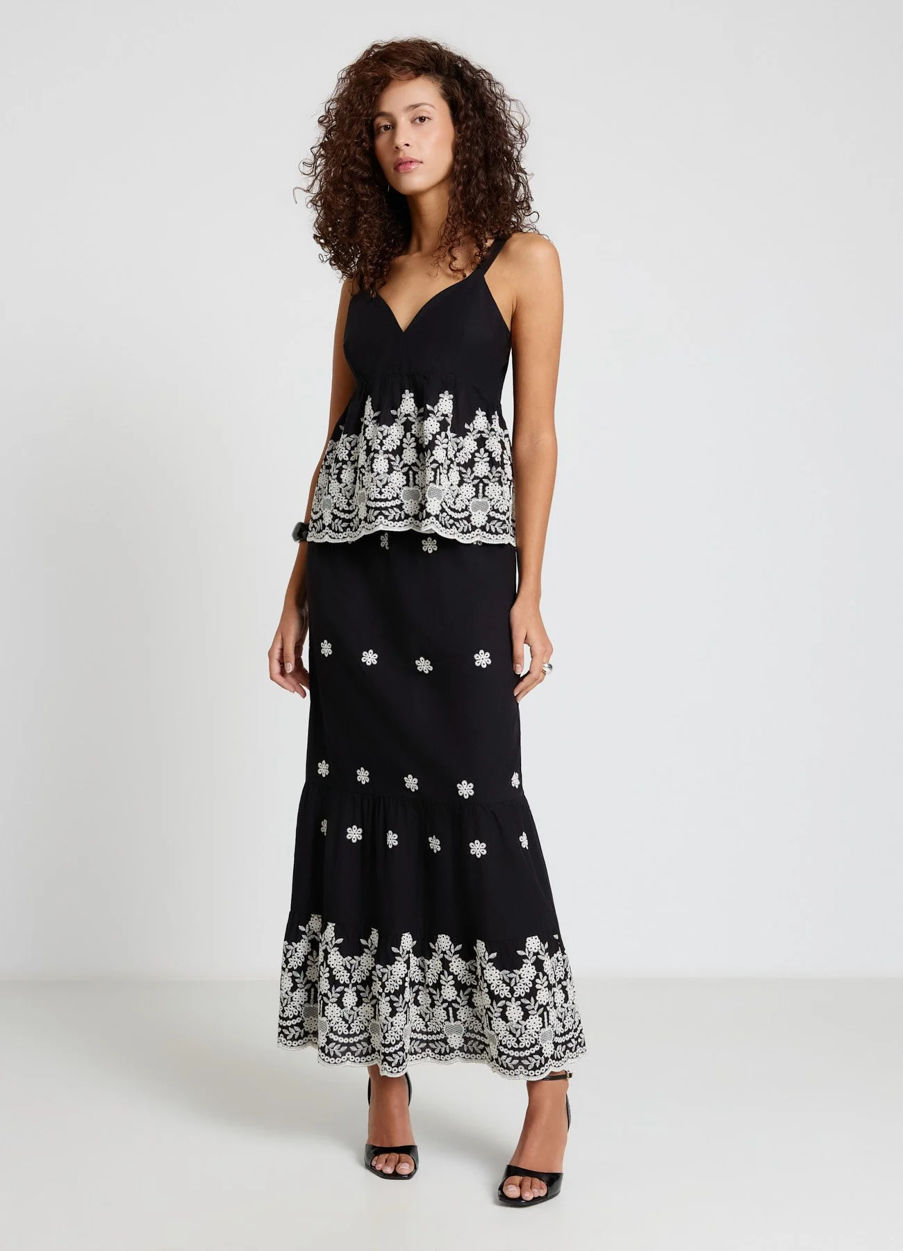 Top peplo con ricamo floreale - Image 2