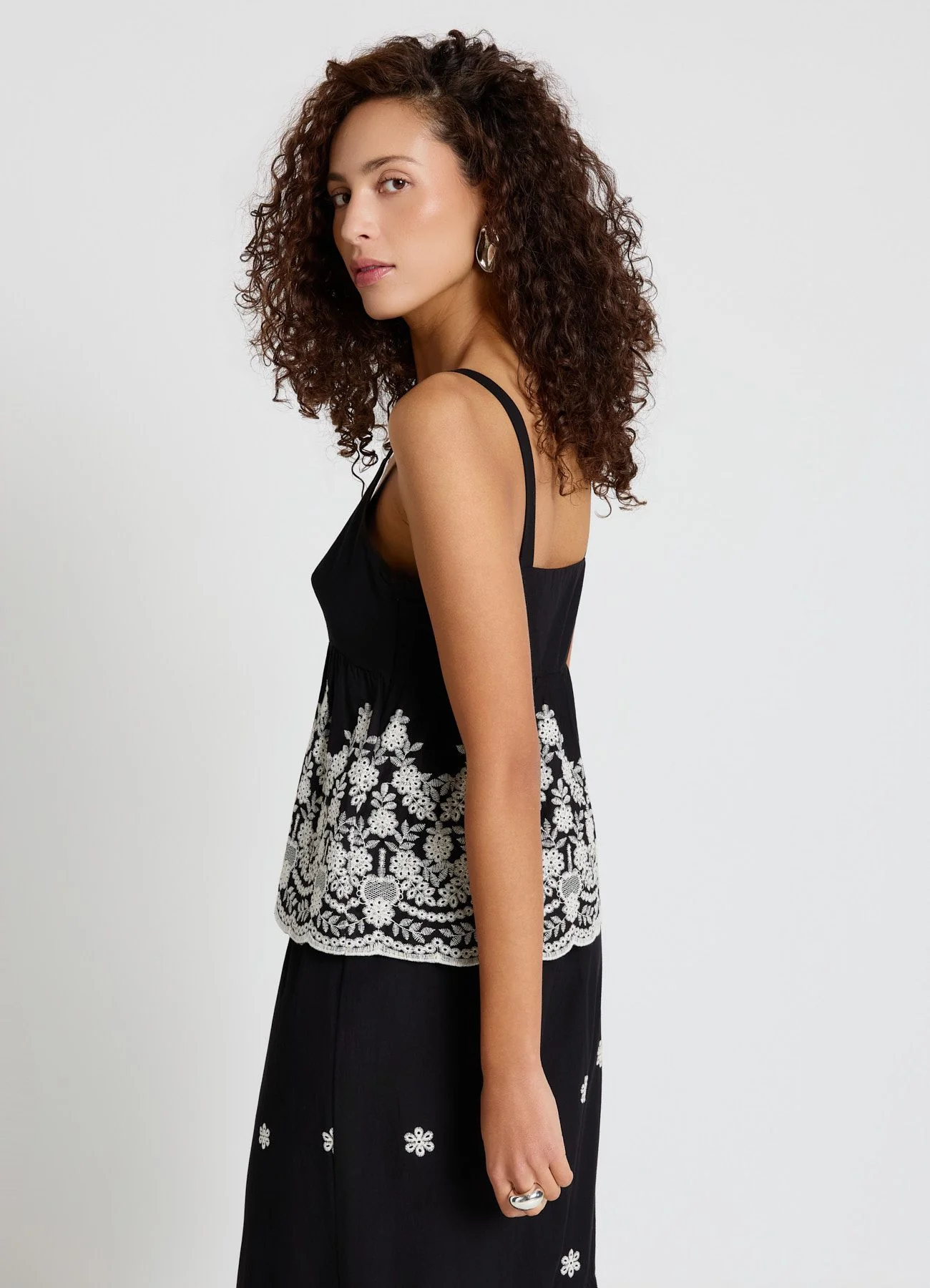 Top peplo con ricamo floreale - Image 3