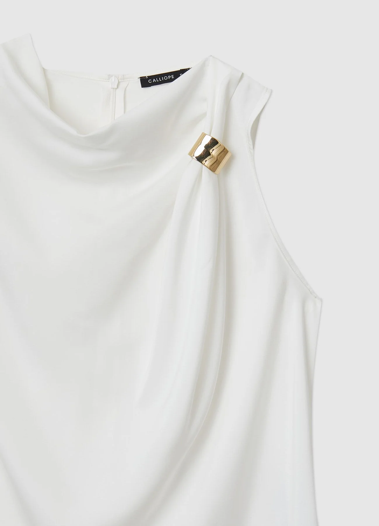 Top similsatin con drappeggio e anello metallico - Image 6