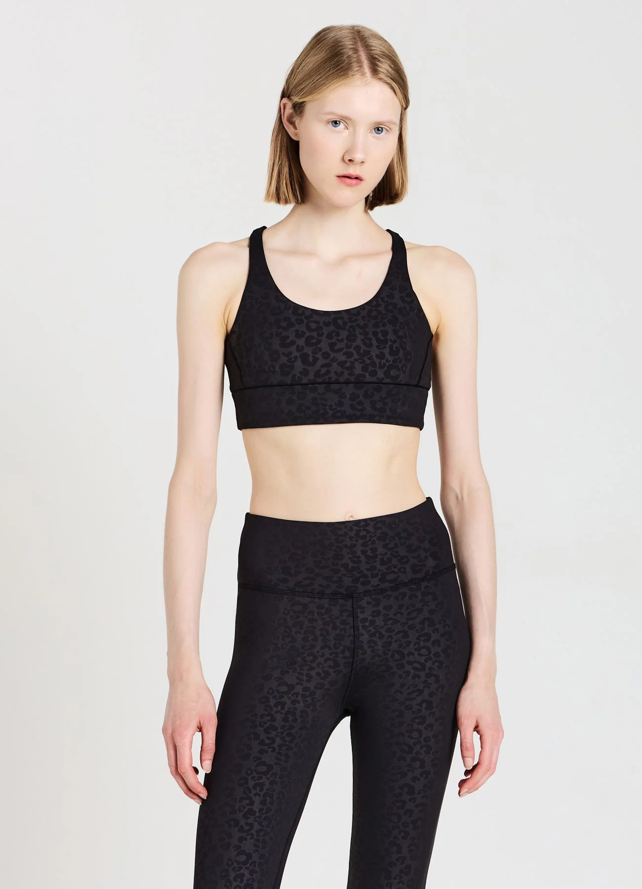 Top sportivo con incrocio - Image 7