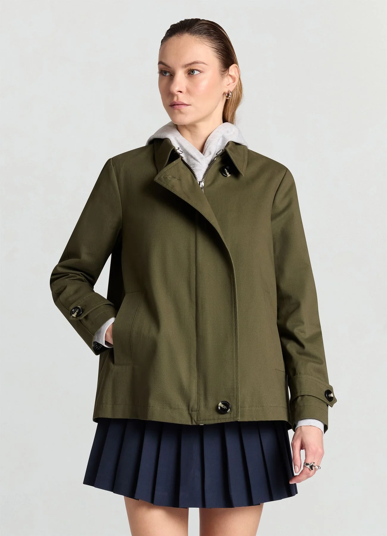 Trench corto con colletto classico - Image 3