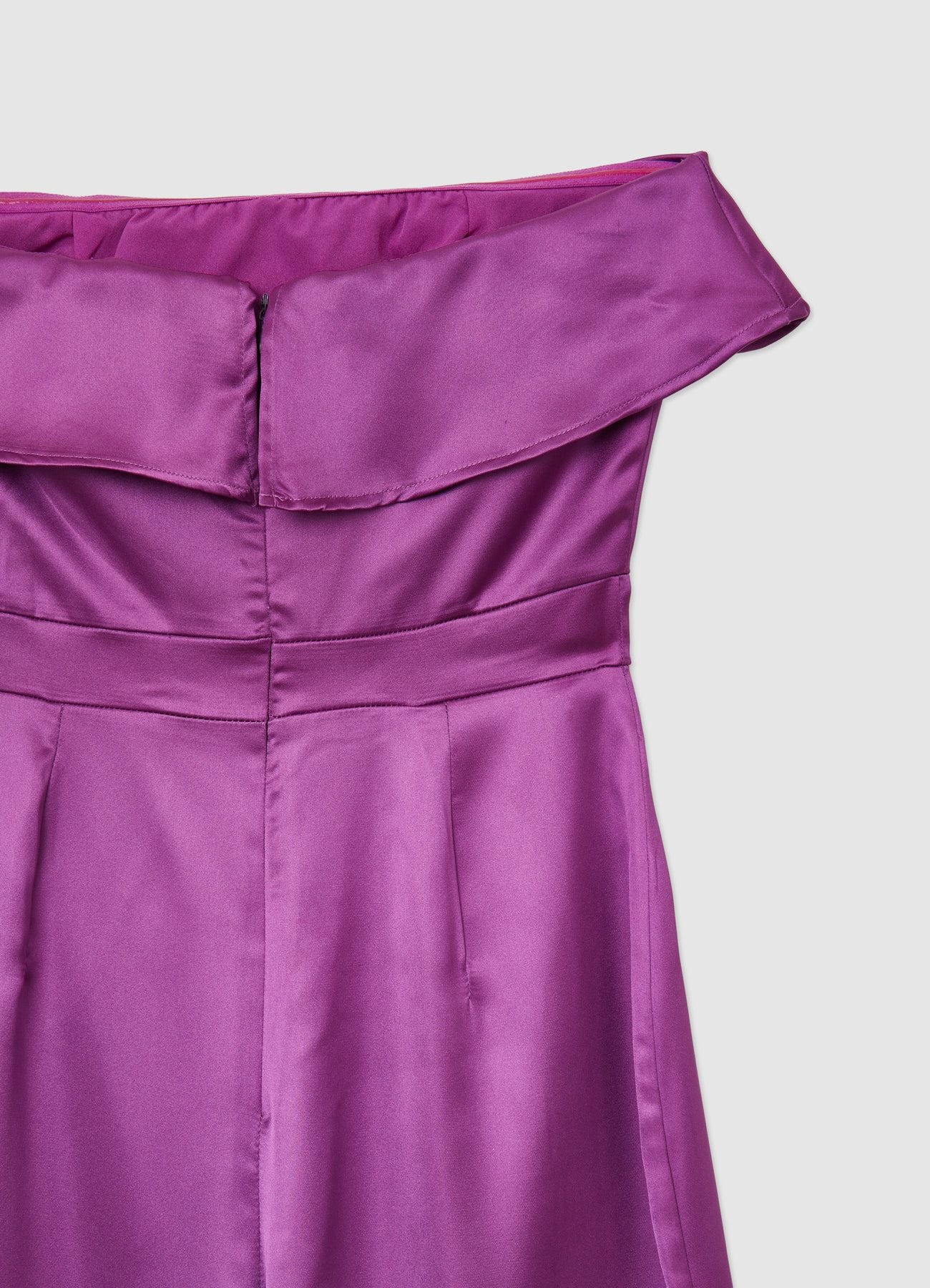 Tuta simil satin con balza - Image 6