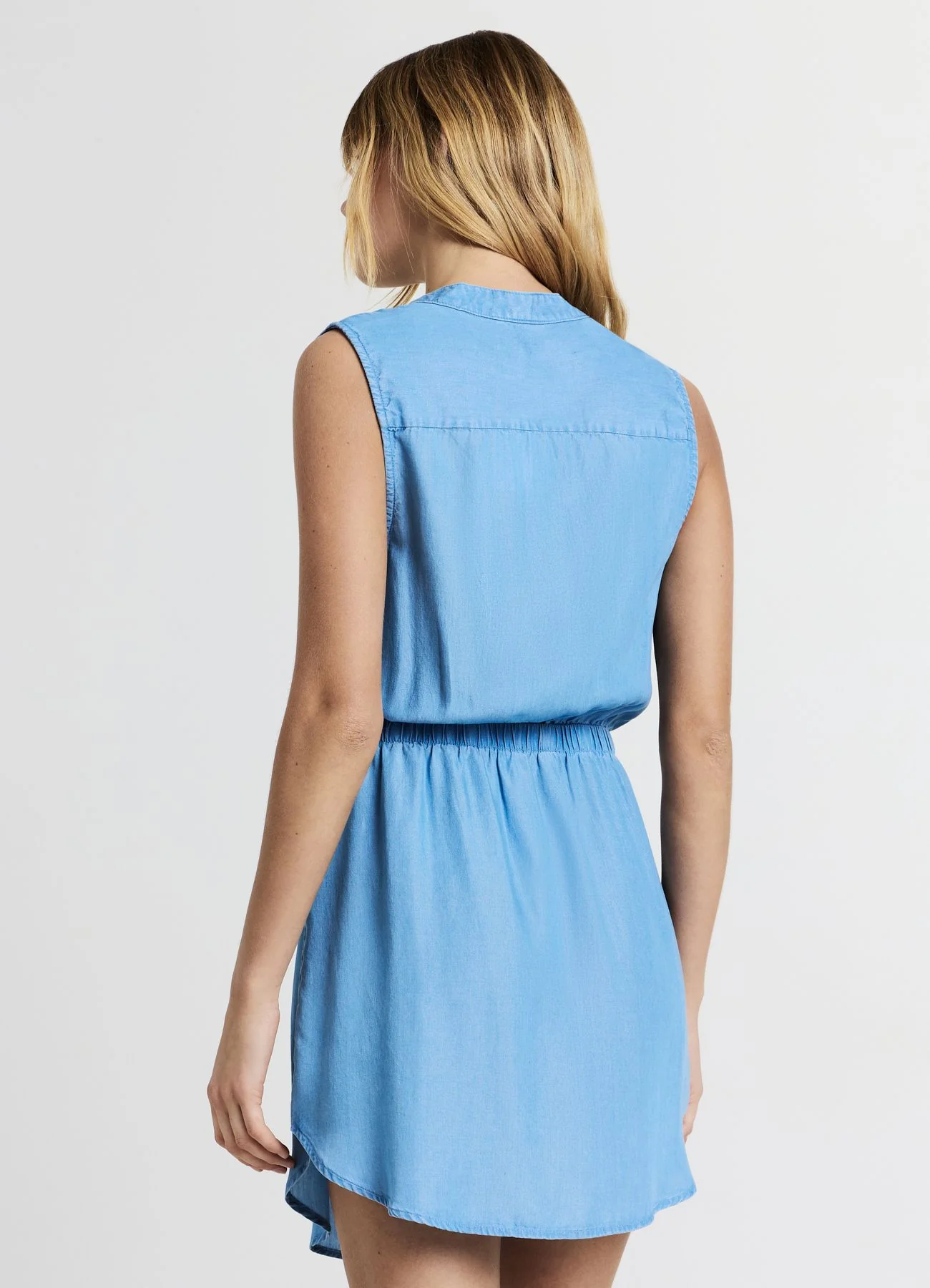 Vestito corto smanicato
