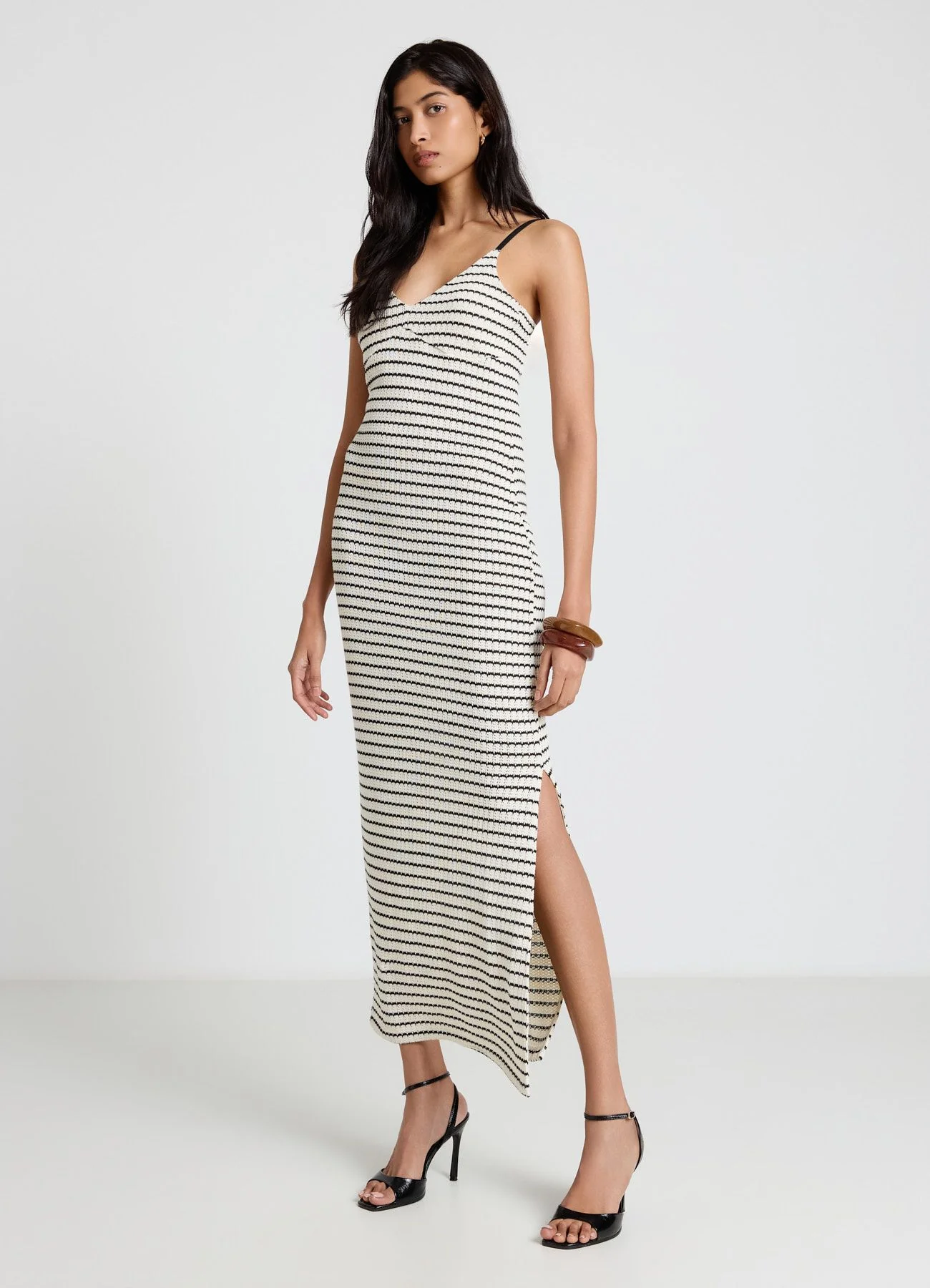 Vestito lungo a righe con spalline sottili