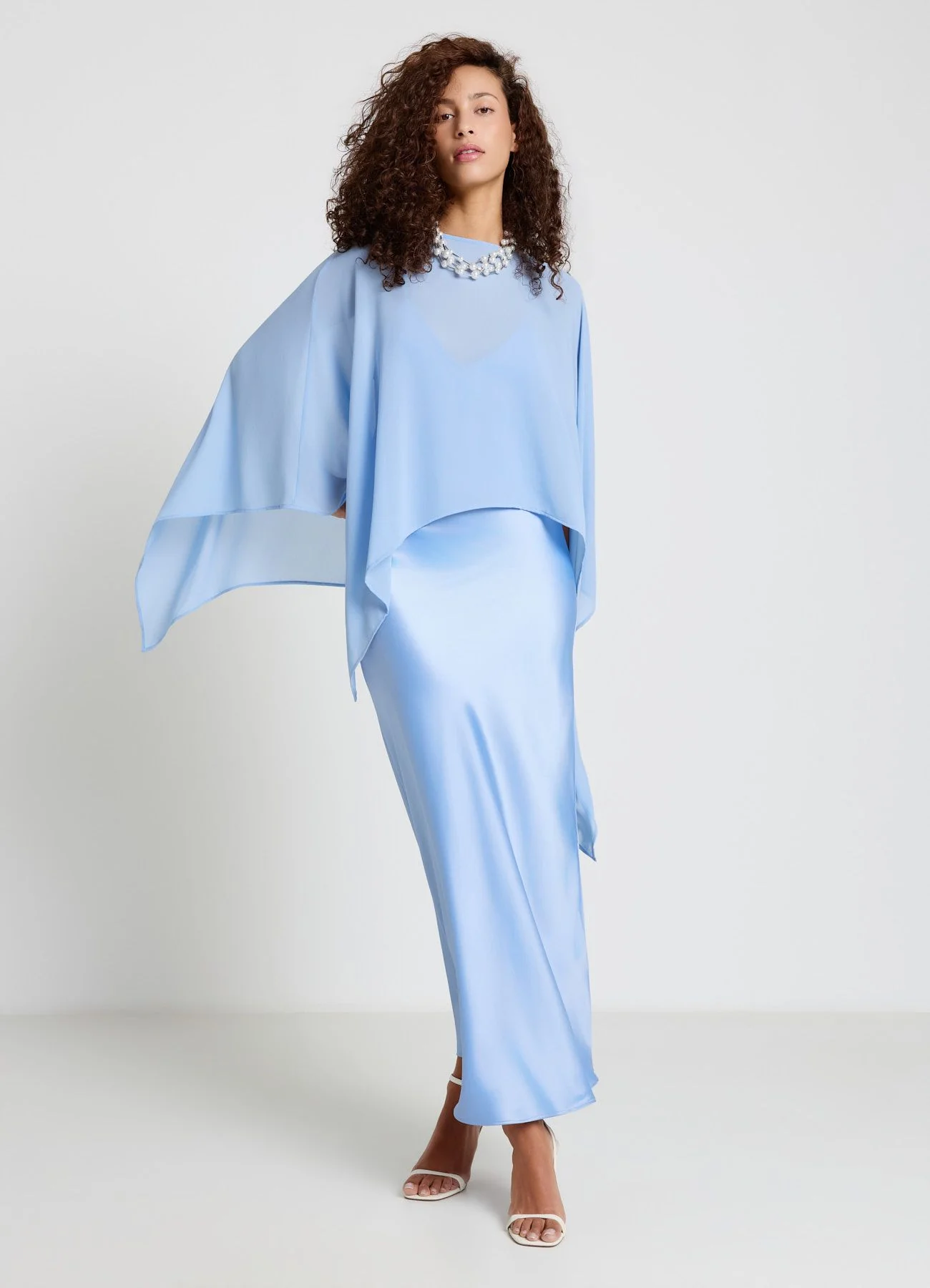 Vestito lungo con mantella kimono