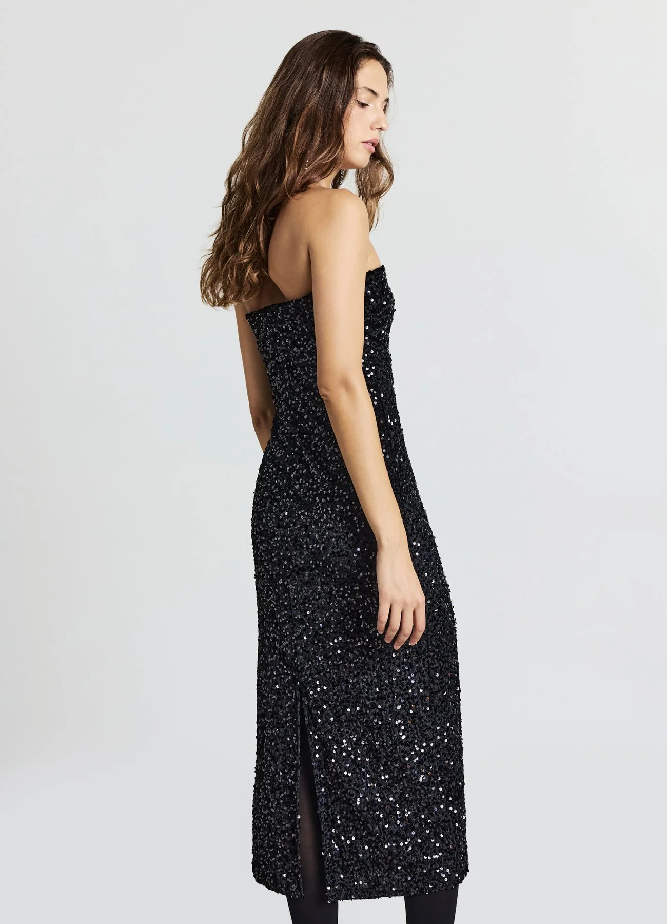 Vestito lungo con paillettes a fascia