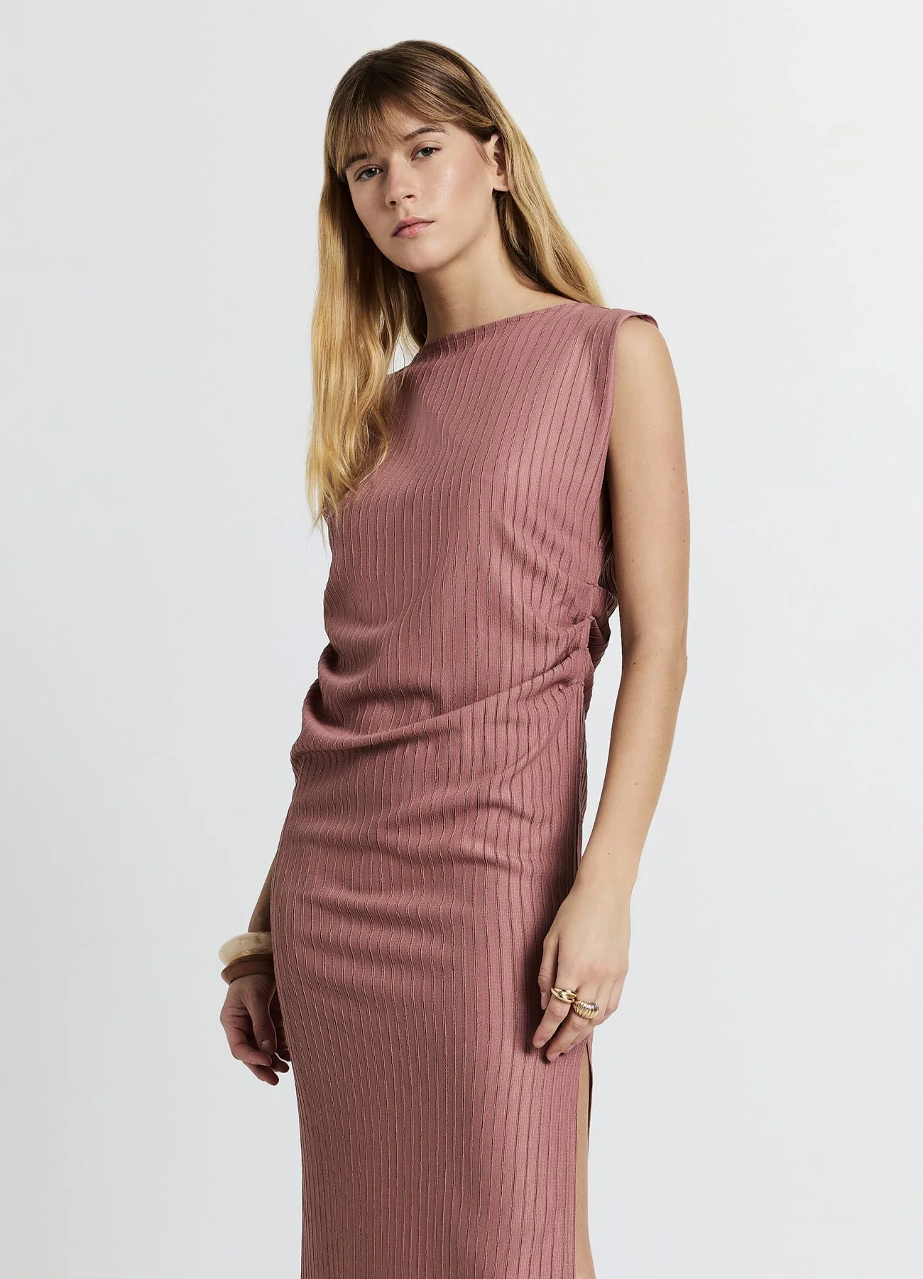 Vestito lungo righe in rilievo