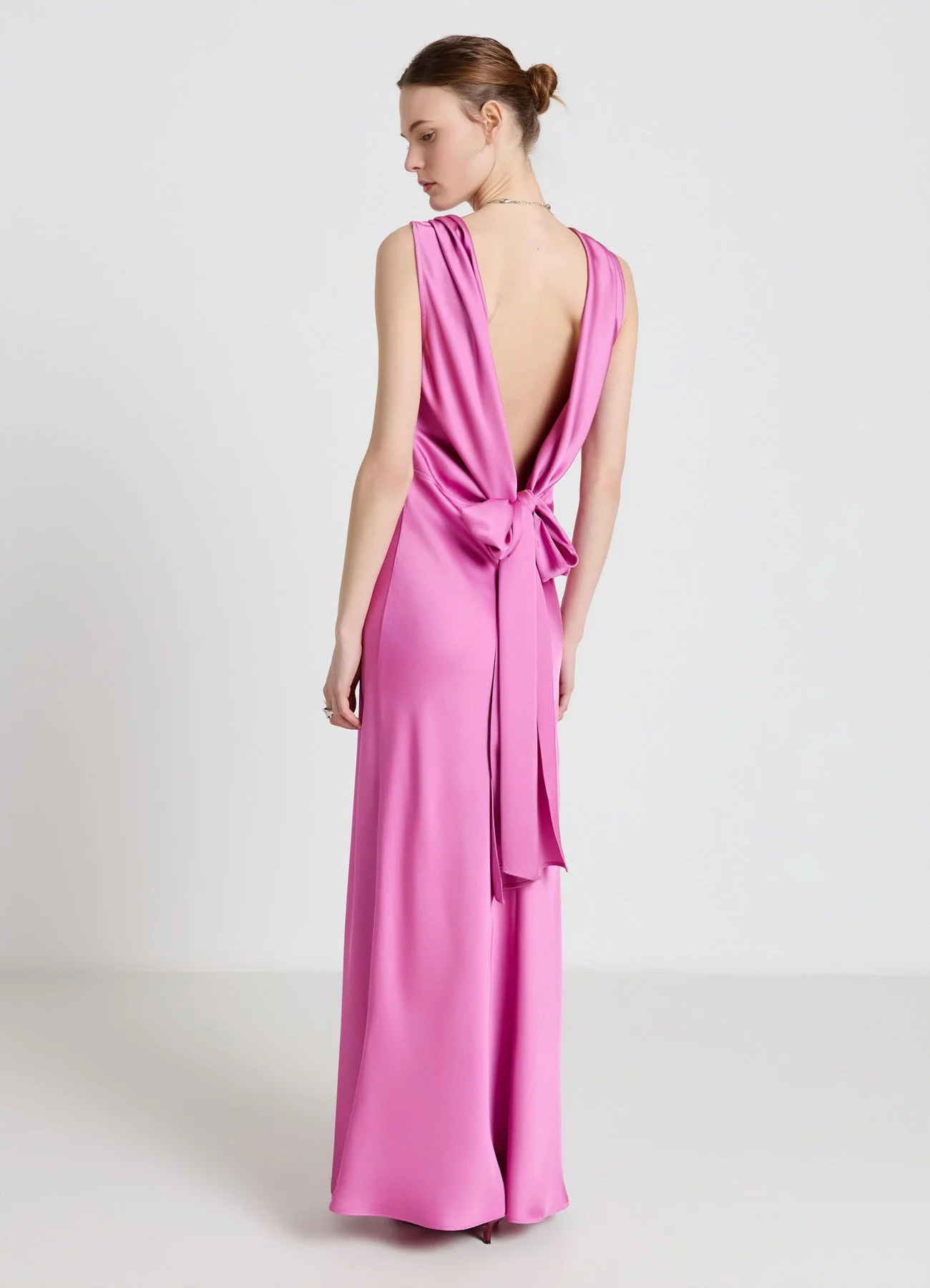 Vestito lungo similsatin con schiena scollata e fiocco - Image 3