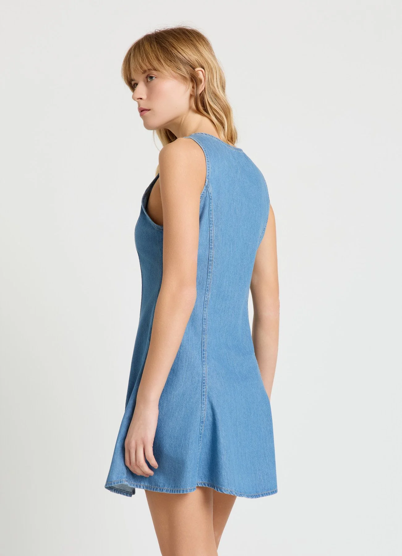 Vestito smanicato in denim con zip laterale - Image 3
