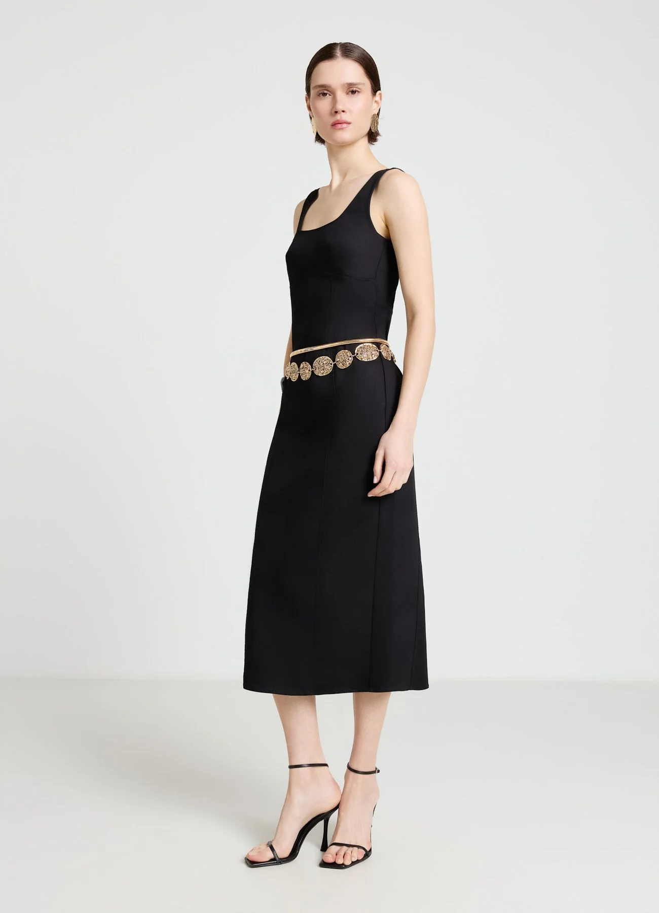 Vestito tubino con cuciture sagomate